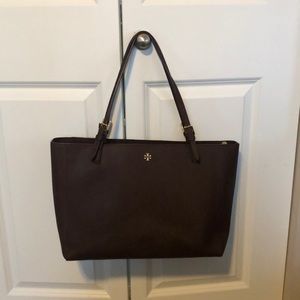 Tory Burch Burgundy Textured Leather Shoulder Bag with Adjustable Straps